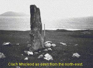 Clach Mhicleoid standing stone, Harris, from NE