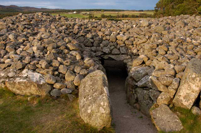 Corrimony chambered cairn entrance passage