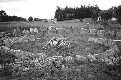 Delfour ring cairn, photo